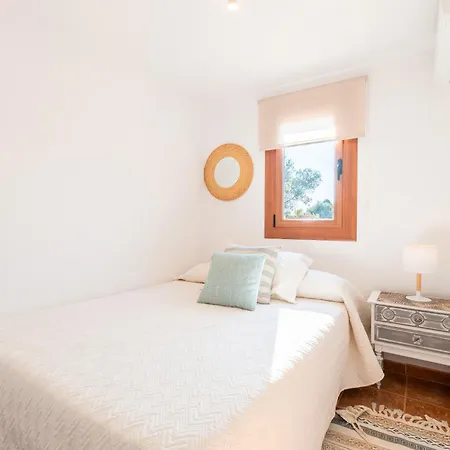 Marilen Villa *